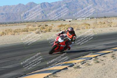 media/Jan-10-2025-CVMA Friday Practice (Fri) [[489e0da257]]/Group 4 and Trackday/Session 2 (Turn 4 Inside)/